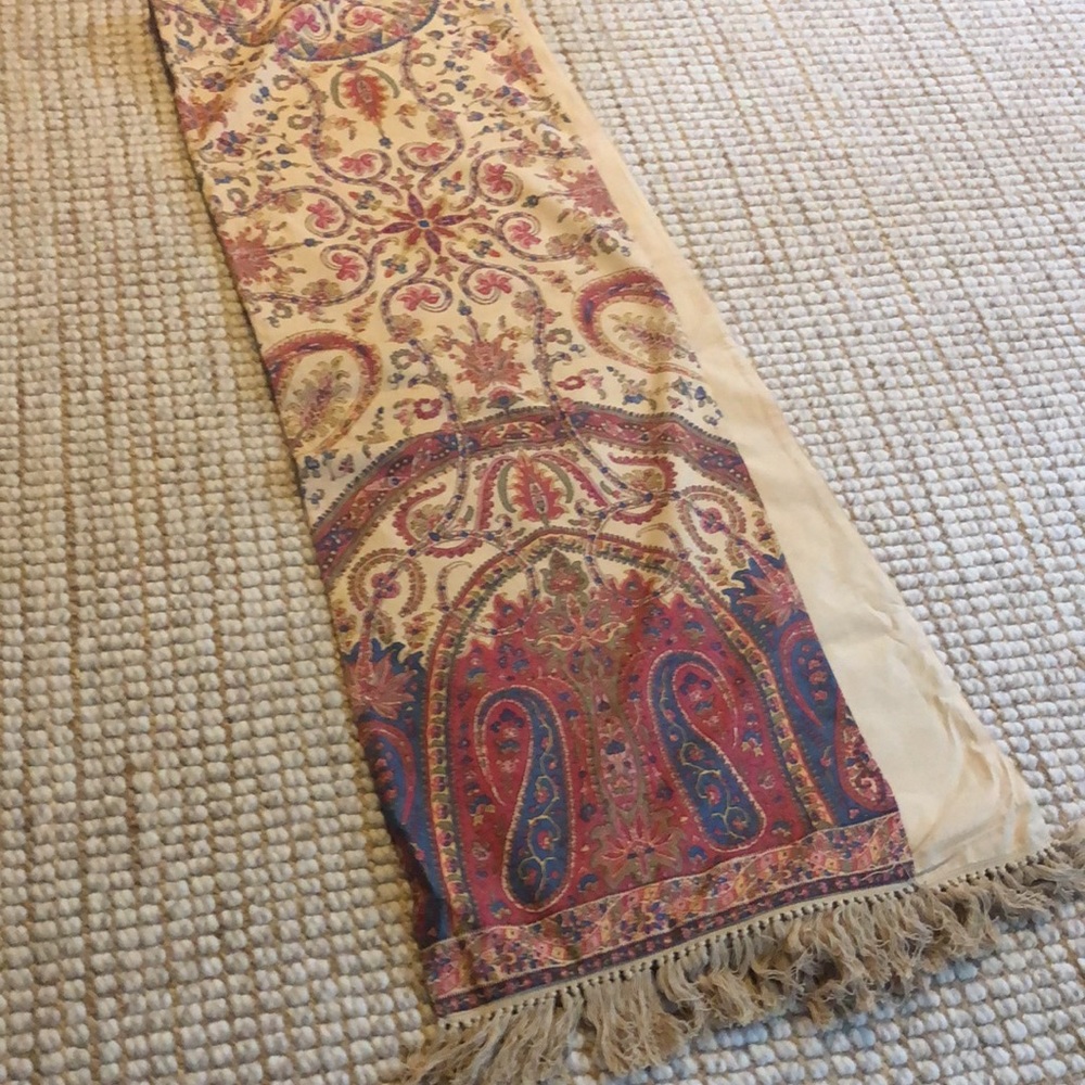 Pottery Barn Table runner - Picture 11 of 13